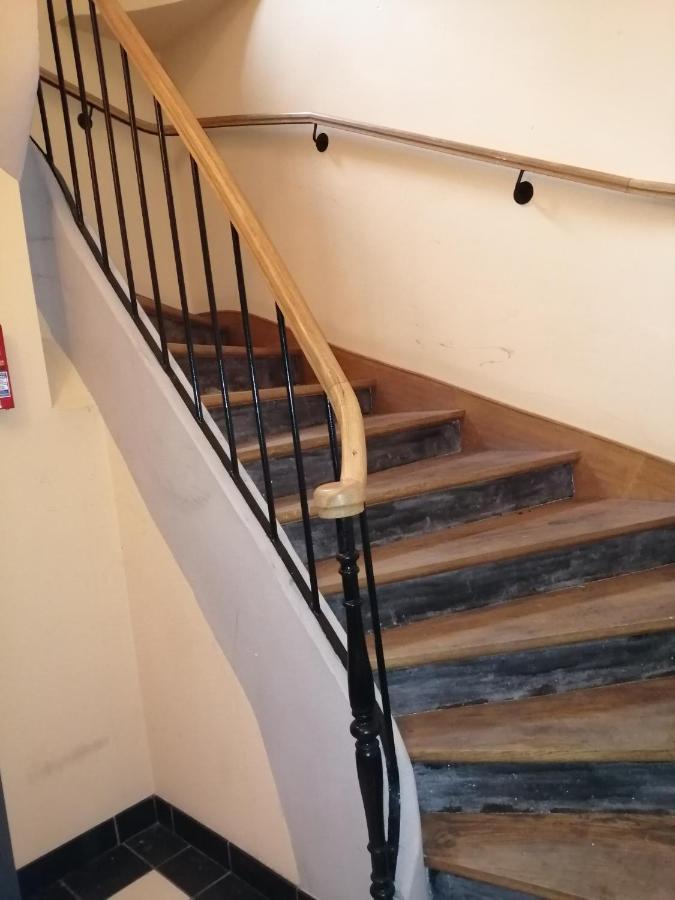 Studio Dans Vieux Magasin 1800 Appartamento Sedan Esterno foto